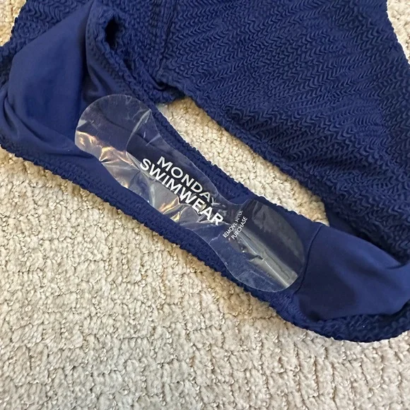 Monday swimwear midnight crinkle - Picture 5 of 9